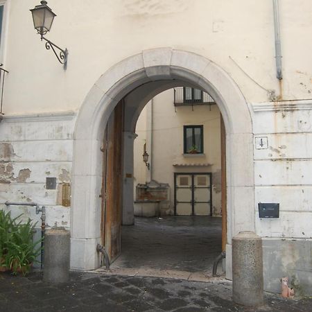Il Guiscardo B&B Salerno Bagian luar foto